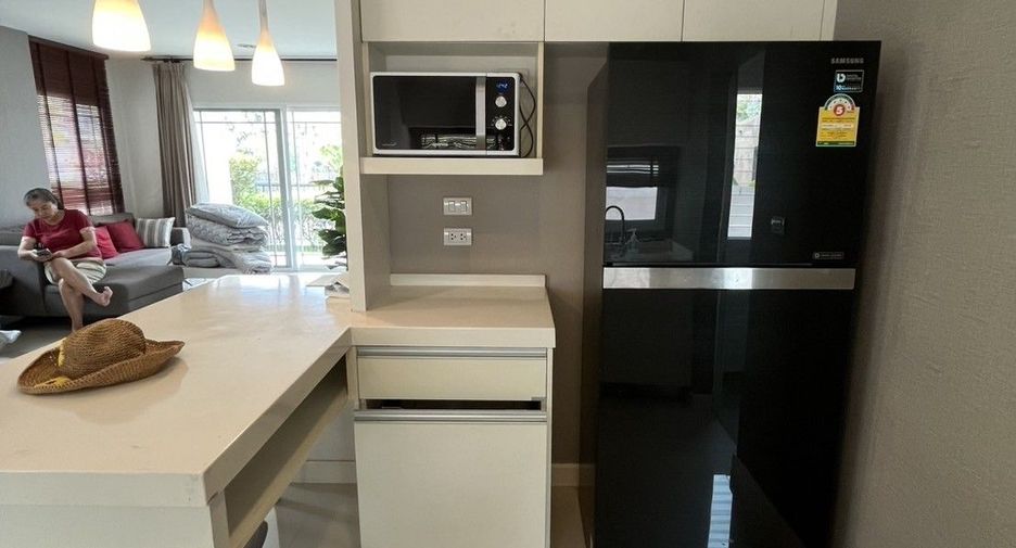 For rent 4 bedrooms house in Mueang Chiang Mai, Chiang Mai