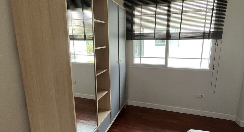 For rent 4 bedrooms house in Mueang Chiang Mai, Chiang Mai