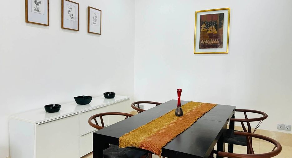 For rent 2 bedrooms condo in Sathon, Bangkok
