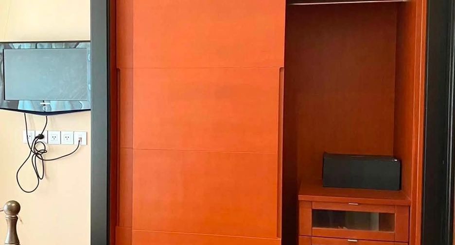For rent 2 bedrooms condo in Sathon, Bangkok