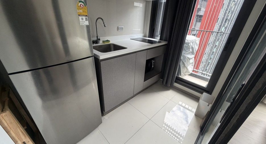 Wohnung zur Miete mit Studio in Huai Khwang, Bangkok