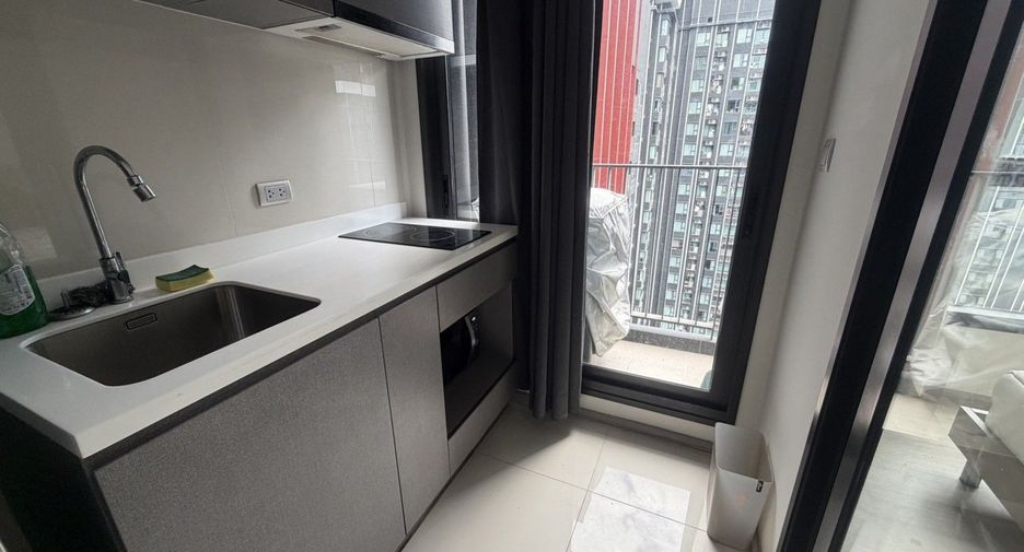 Wohnung zur Miete mit Studio in Huai Khwang, Bangkok