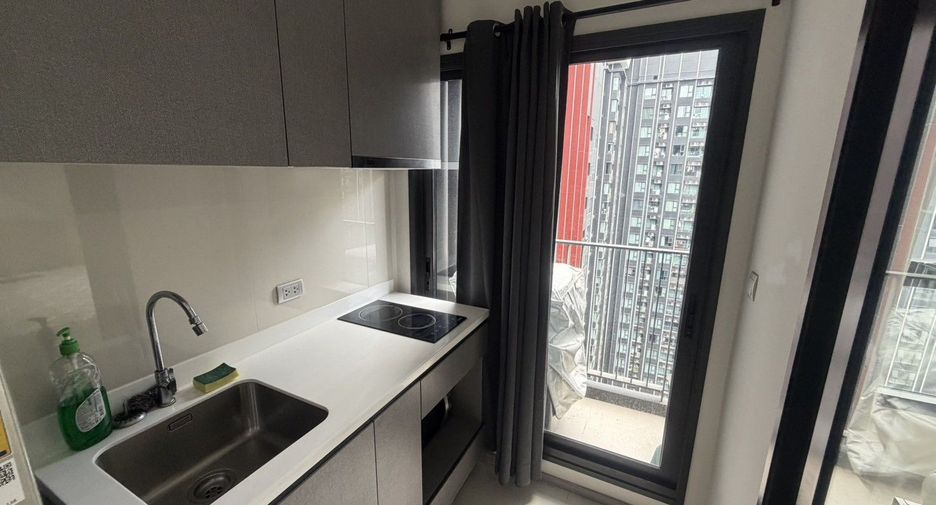 Wohnung zur Miete mit Studio in Huai Khwang, Bangkok