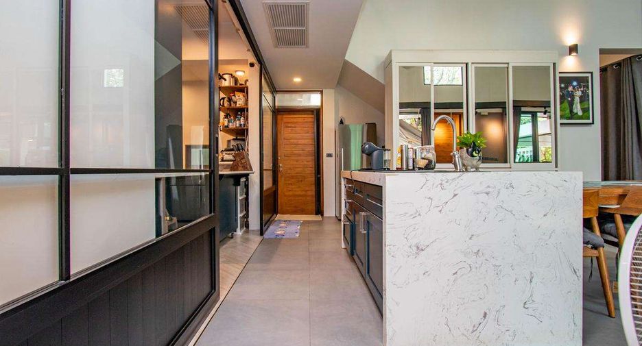 For sale 3 bedrooms house in Mueang Chiang Mai, Chiang Mai