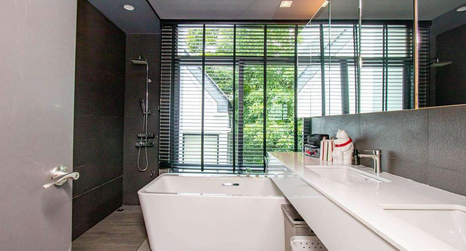 For sale 3 bedrooms house in Mueang Chiang Mai, Chiang Mai