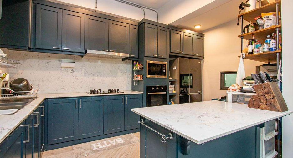 For sale 3 bedrooms house in Mueang Chiang Mai, Chiang Mai