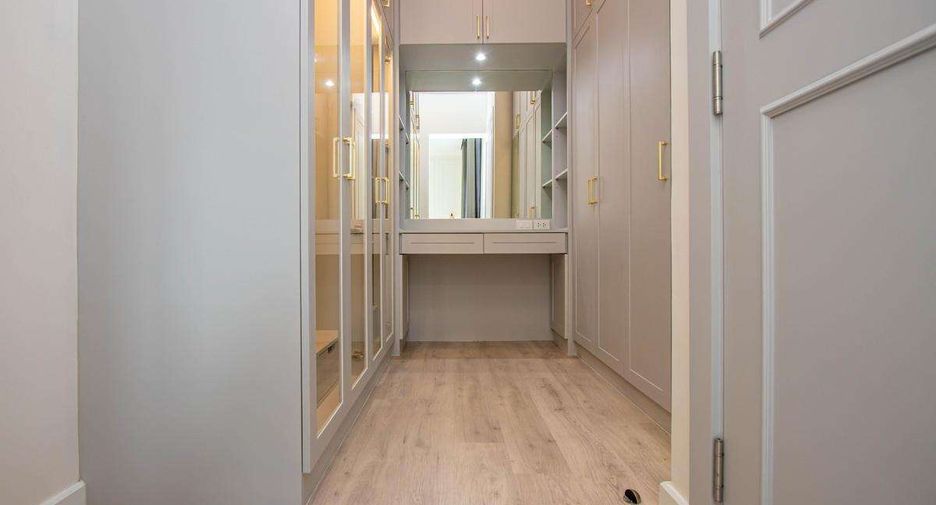 For rent 4 bedrooms house in Saraphi, Chiang Mai
