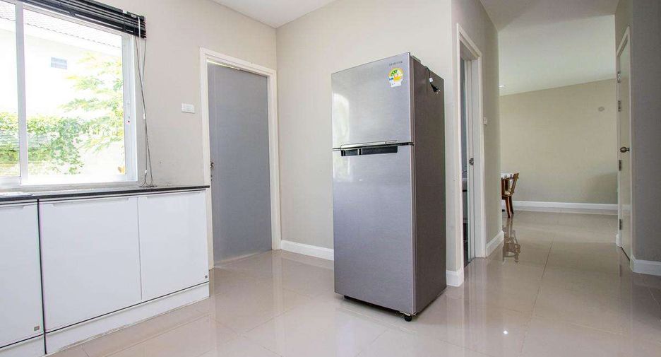 For rent 3 bedrooms house in San Kamphaeng, Chiang Mai