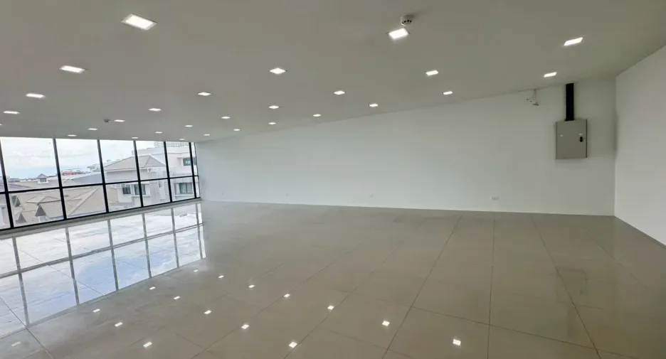 For rent 1 bed office in Yan Nawa, Bangkok