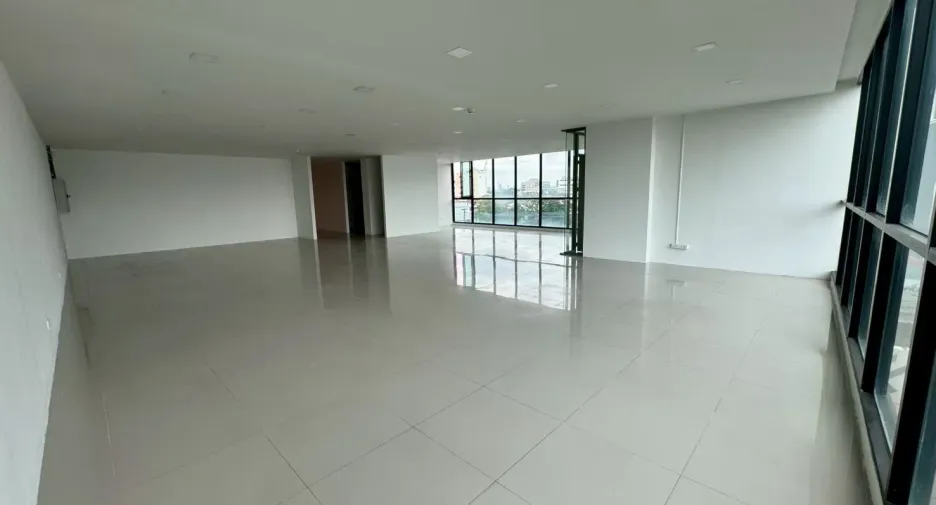 For rent 1 bed office in Yan Nawa, Bangkok