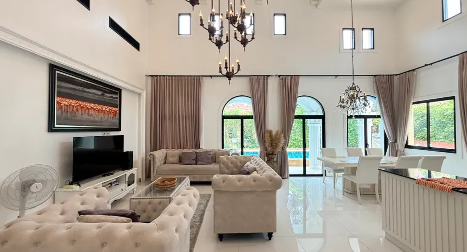 À louer 3 chambres maison à Huay Yai, Pattaya