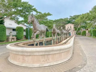 À louer 3 chambres maison à Huay Yai, Pattaya