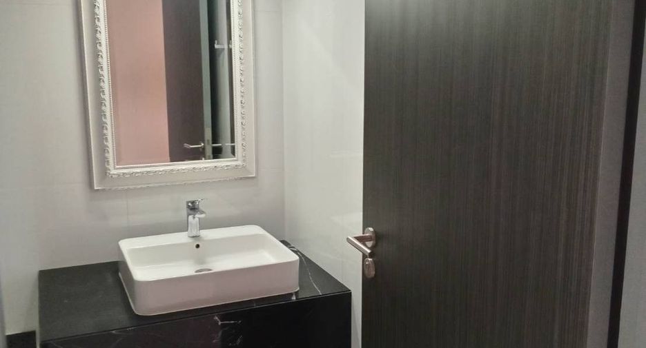 For rent 2 bedrooms apartment in Watthana, Bangkok