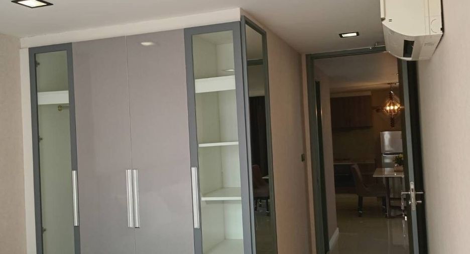 For rent 2 bedrooms apartment in Watthana, Bangkok
