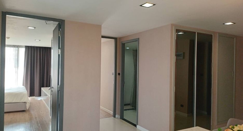 For rent 2 bedrooms apartment in Watthana, Bangkok