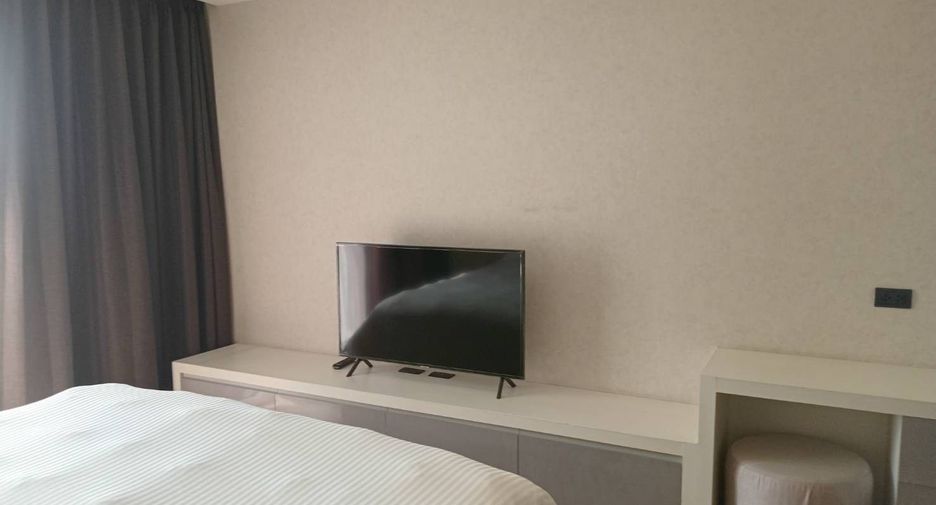 For rent 2 bedrooms apartment in Watthana, Bangkok