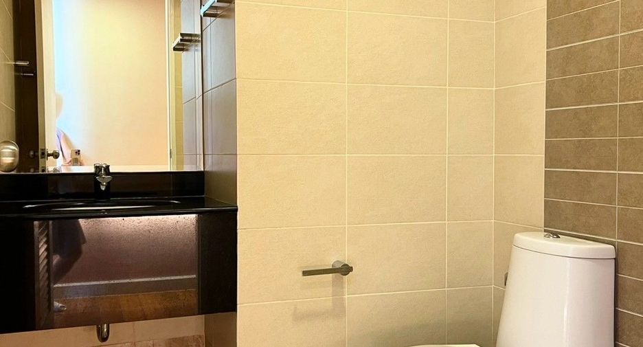 For sale 2 ベッドルーム condo in Watthana, Bangkok