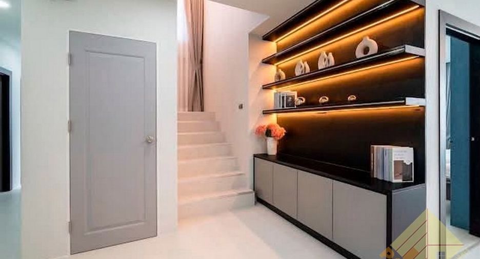 For rent 5 bedrooms house in Jomtien, Pattaya