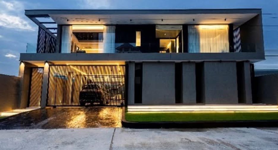 For rent 5 bedrooms villa in Jomtien, Pattaya