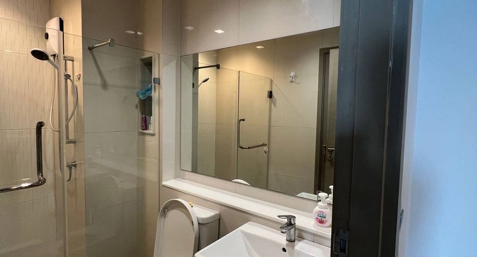 For rent and for sale 1 bed condo in Huai Khwang, Bangkok