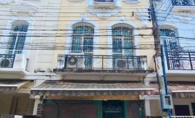 For sale 4 bedrooms townhouse in Chatuchak, Bangkok