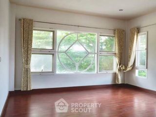 For sale 3 bedrooms townhouse in Don Mueang, Bangkok