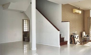 For sale 3 bedrooms townhouse in Don Mueang, Bangkok