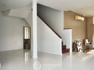 For sale 3 bedrooms townhouse in Don Mueang, Bangkok