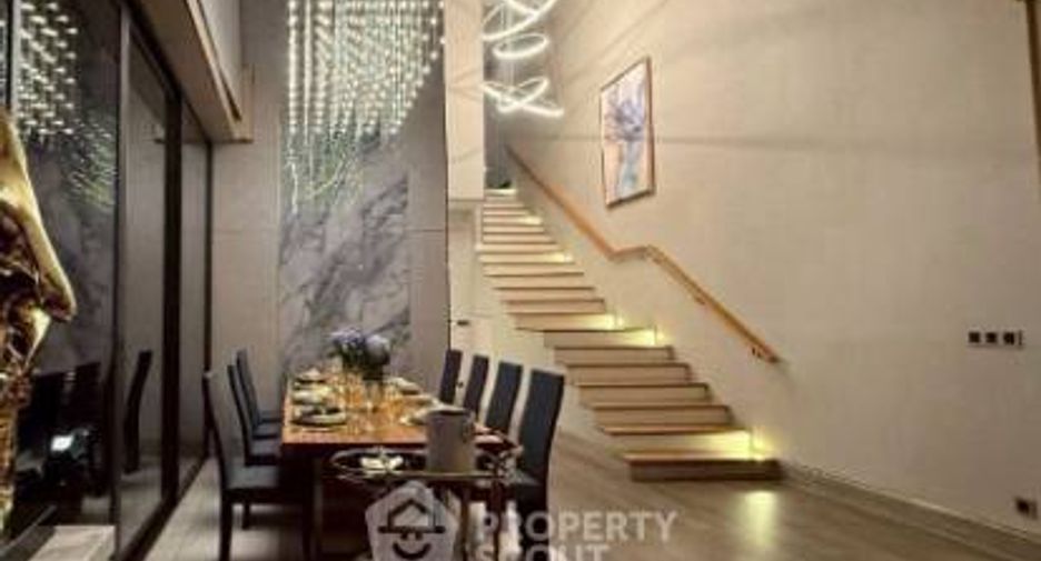 For sale 4 bedrooms condo in Watthana, Bangkok
