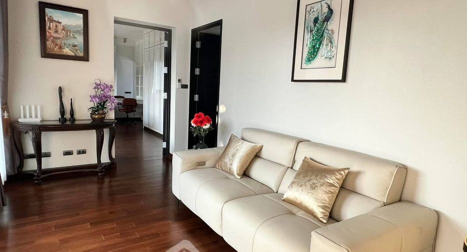 For rent and for sale 4 bedrooms house in Lat Krabang, Bangkok