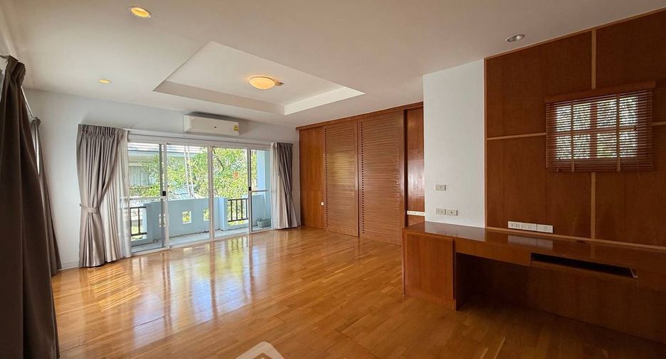 出租 4 卧室 独立屋 在 Khlong Toei, 曼谷