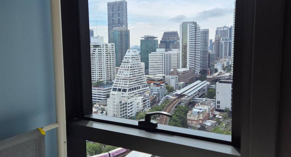 For rent 2 bedrooms condo in Bang Rak, Bangkok