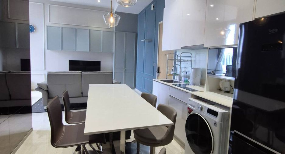 For rent 2 bedrooms condo in Bang Rak, Bangkok