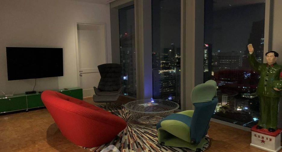 For rent 2 bedrooms condo in Sathon, Bangkok