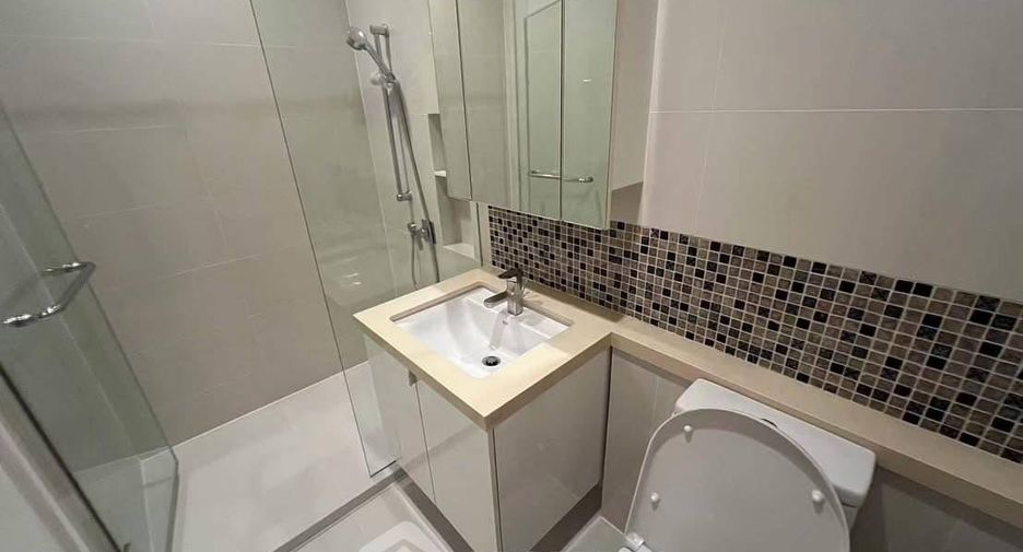 For rent 3 bedrooms condo in Chatuchak, Bangkok
