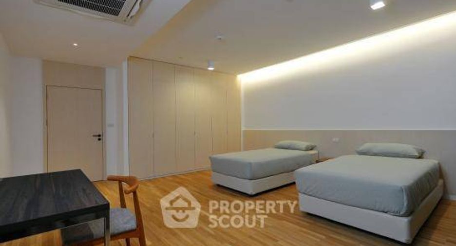 For rent 3 bedrooms apartment in Watthana, Bangkok