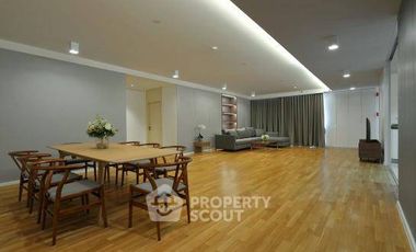 For rent 3 bedrooms apartment in Watthana, Bangkok