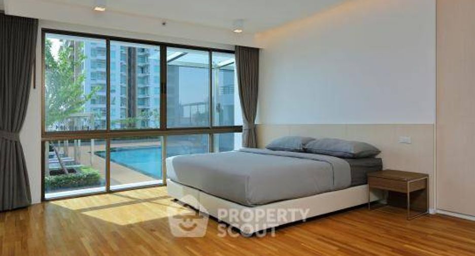For rent 3 bedrooms apartment in Watthana, Bangkok