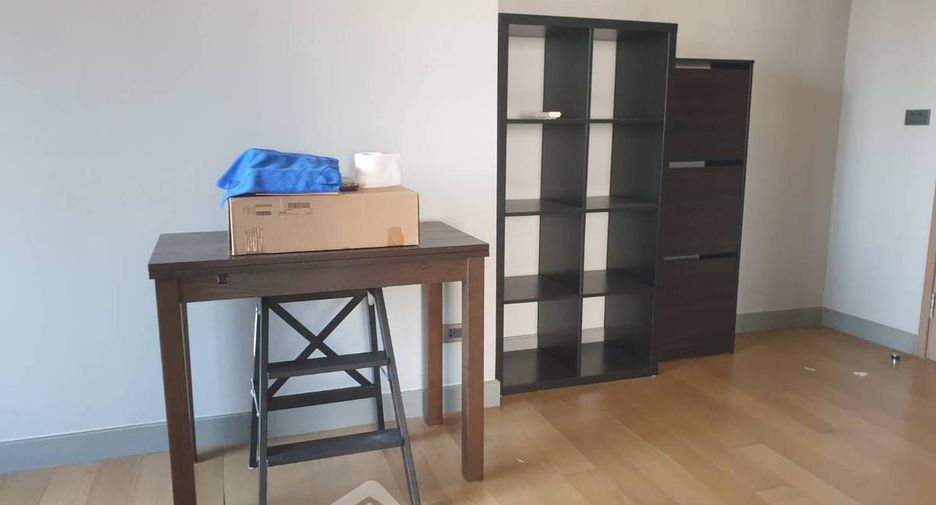 For rent 1 bed condo in Bang Rak, Bangkok