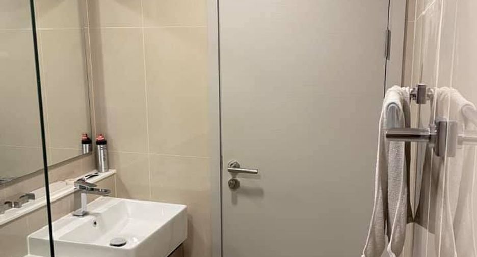 For rent 2 bedrooms condo in Phra Khanong, Bangkok