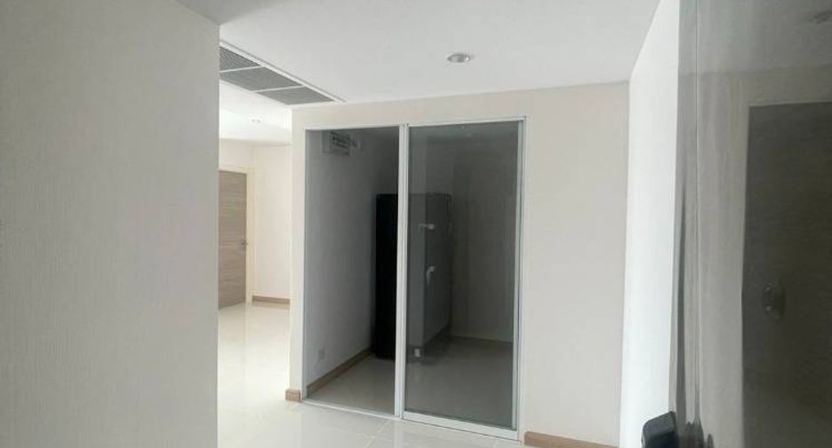 For rent 2 bedrooms condo in Yan Nawa, Bangkok
