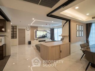 For rent 4 bedrooms condo in Yan Nawa, Bangkok