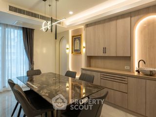 For rent 4 bedrooms condo in Yan Nawa, Bangkok