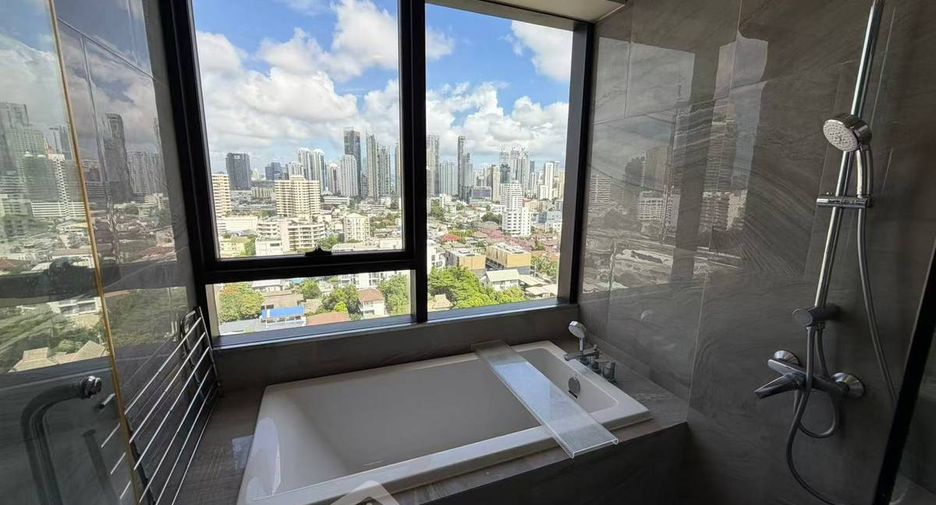 For rent 2 bedrooms condo in Khlong Toei, Bangkok