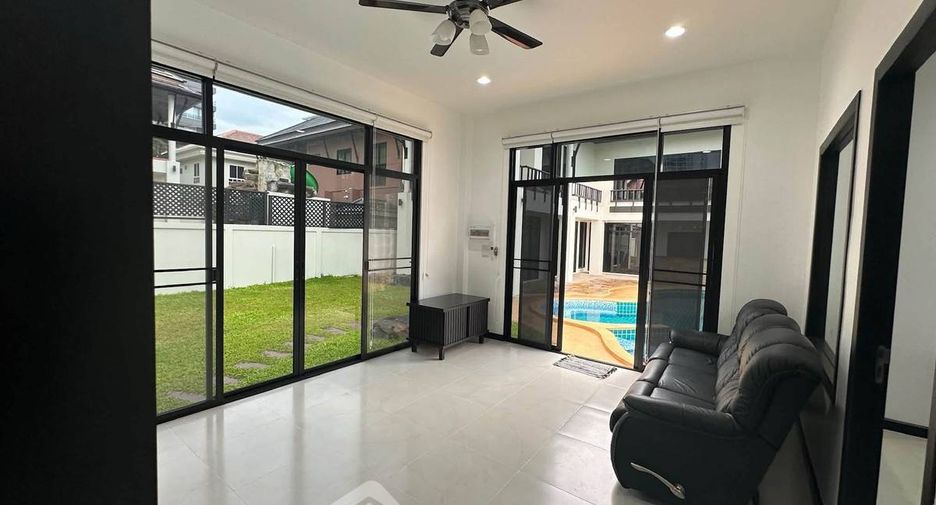 For rent 4 bedrooms villa in Bang Lamung, Chonburi