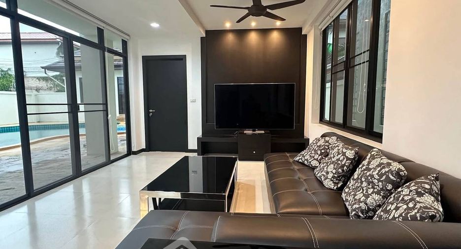 For rent 4 bedrooms villa in Bang Lamung, Chonburi