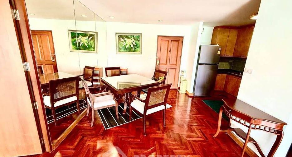 For rent 2 bedrooms condo in Yan Nawa, Bangkok