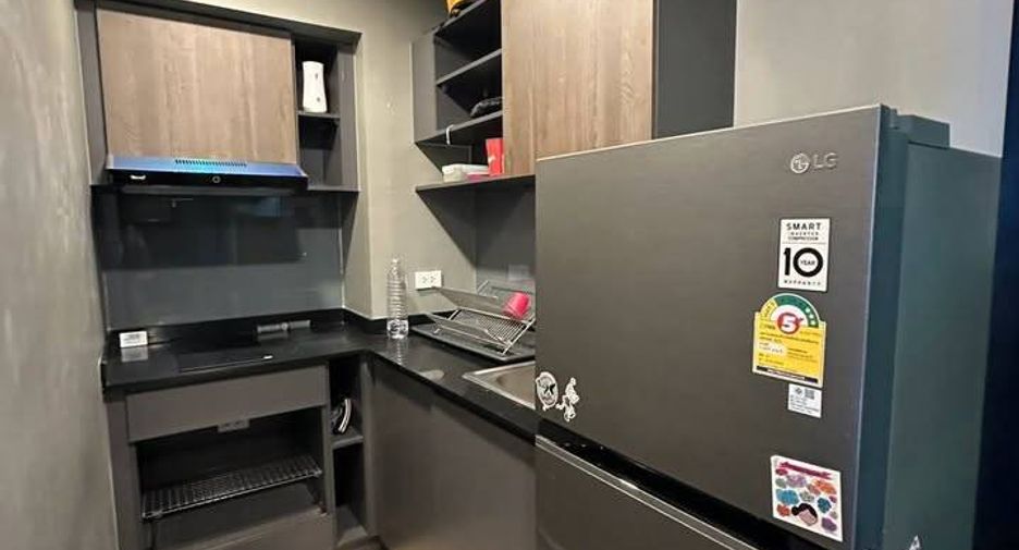 For rent 3 bedrooms condo in Phra Khanong, Bangkok