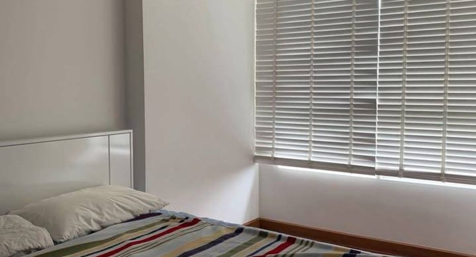 For rent 2 bedrooms condo in Yan Nawa, Bangkok