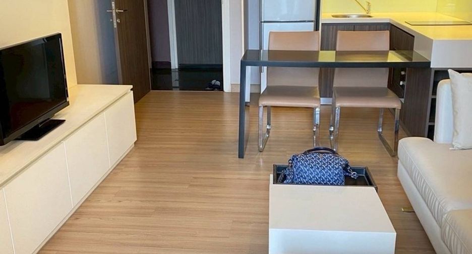 For rent 1 bed condo in Khlong San, Bangkok